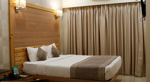The Myriad Hotel, Забронировать Отель Бхаяндар штат Махараштра