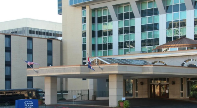 Кровать в общем номере Clayton Plaza Hotel & Extended Stay