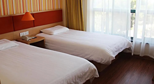 Home Inns Shanghai Eshan Road Branch, Varaa Hotelli Shanghai Shanghai