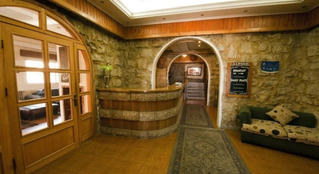 Alpine Hotel, Prenota Hotel Bcharré North Governorate