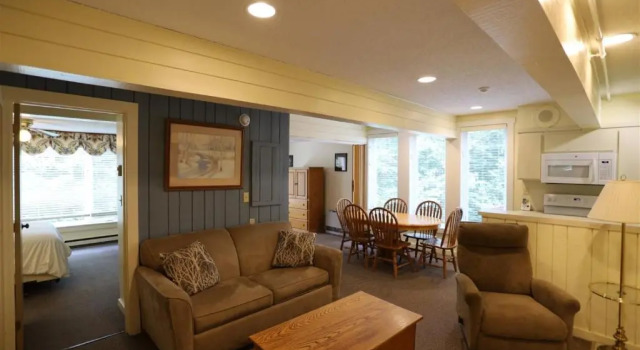 Inns of WV 206, 2bd, Waterville Valley, Varaa Hotelli Hotellit New England uima-altaalla, Uima-allas