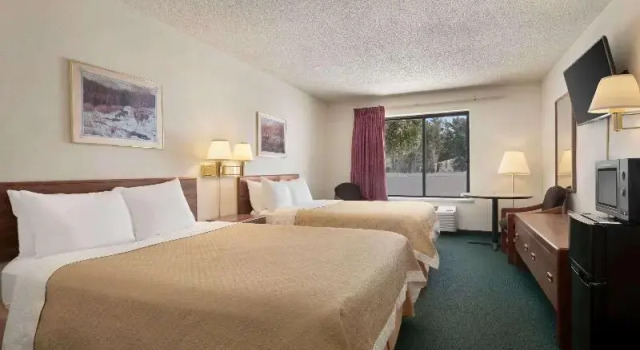 Номер Standard Days Inn by Wyndham Eagle River