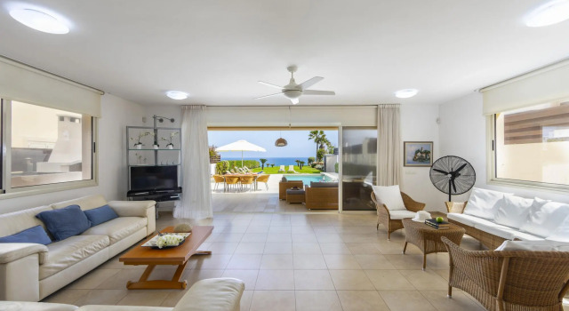 Protaras Beachfront Villa Pietra, Забронировать Вилла Коттеджи Паралимни, Коттедж