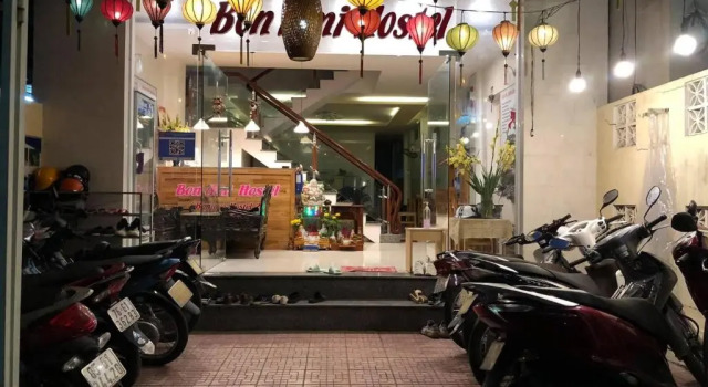 Четырёхместный номер Standard с видом на сад Bon Ami Hostel