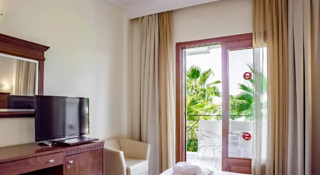Двухместный номер Standard с видом на бассейн Tresor Hotel