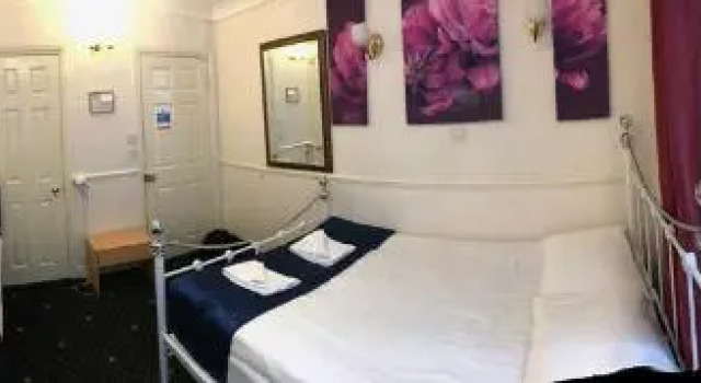 Номер Standard Springfield Hotel