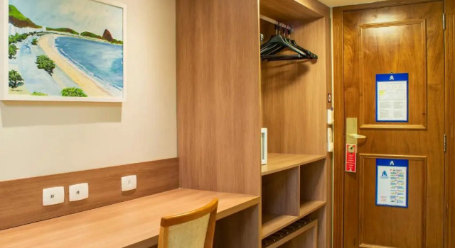 Трёхместный номер Standard Отель Astoria Copacabana