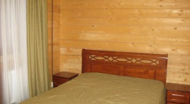 Schale Centoriya, Prenota Hotel Hotel a Ivano-Frankovsk con parcheggio, Parcheggio