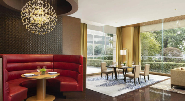 Люкс Courtyard by Marriott Kunshan