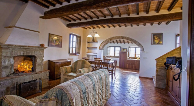 Vacation in Tuscany with swimming pool and tennis court