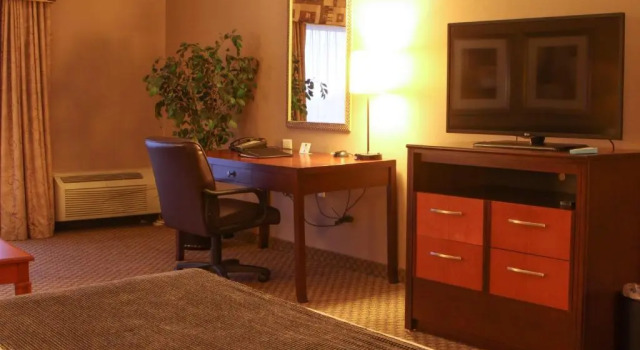 Номер Standard с балконом и с видом на воду Best Western Plus Bayside Hotel