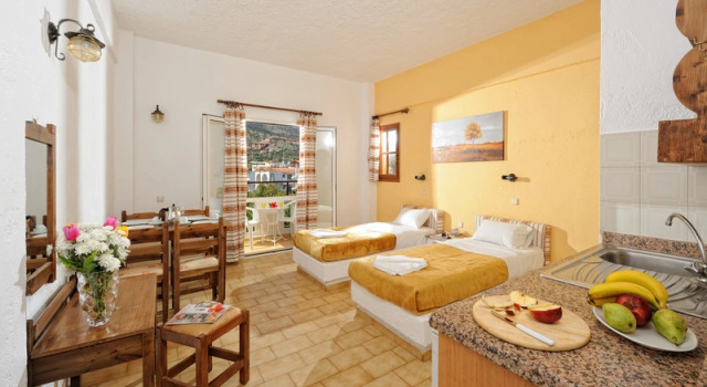 Четырёхместные апартаменты с балконом Stelios Residence Apartments