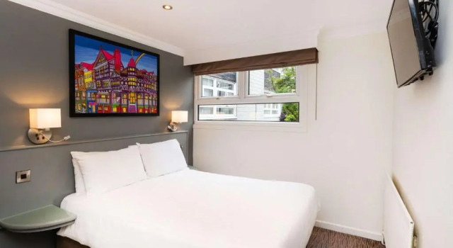 Двухместный номер Economy Mercure Chester Abbots Well Hotel