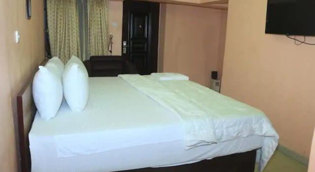 Двухместные апартаменты Keves Inn and Suites