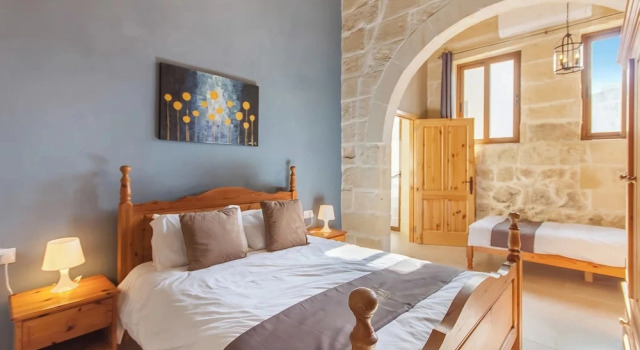 Коттедж Standard с балконом Nadurin, Gozitan Villa 7 Bedr. & 2 Pools