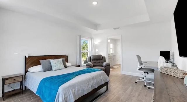 New Poolside Home in South Gulf Cove! Beaches Boca Grande, Manasota, Siesta Key & Venice
