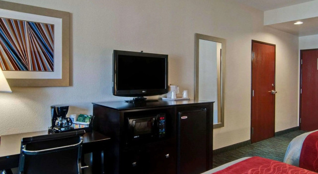 Четырёхместный номер Standard Comfort Inn Mount Airy