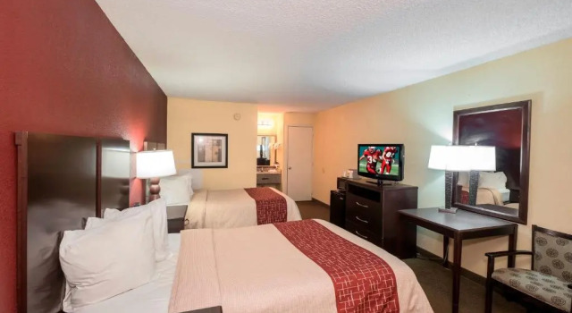 Четырёхместный номер Deluxe Red Roof Inn Baldwin