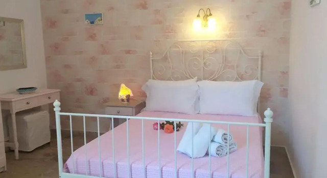 Номер Economy Eleana Studios