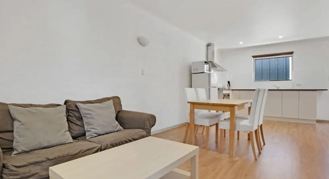 Adelaide Holiday Homes, Book Hotel Adelaide 