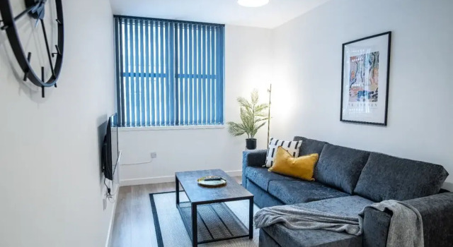 Luxe Apts PBoro Parking-Gym-Cinema
