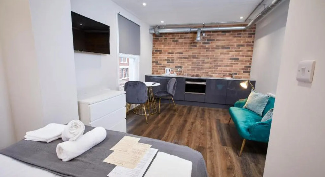 Three Cranes Serviced Apartments