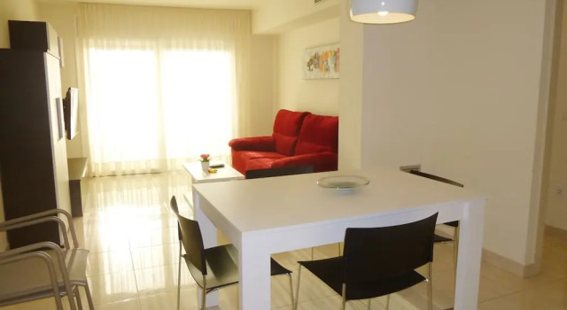Peaceful Apartment in Roses near de la Punta Beach