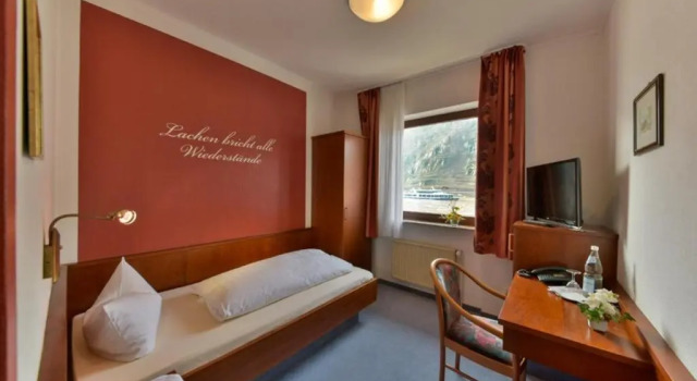 Одноместный номер Comfort Hotel & Restaurant Krone