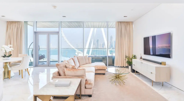 Апартаменты Luxury Luxury Beachfront 2BR w Stunning SeaView