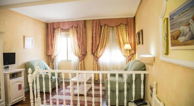 Трёхместный номер Superior Hotel Los Arcos