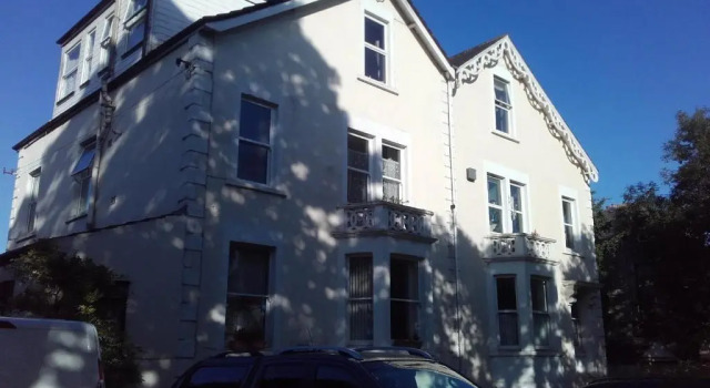 Manor Lodge Guesthouse, 预订 酒店 凯恩舍姆 萨默塞特