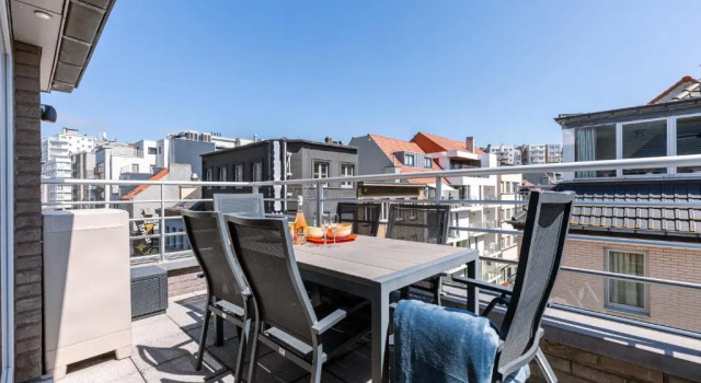 Апартаменты Centrally Located Apartment With Sunny Terrace