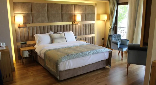 Семейный номер Standard с видом на озеро Lale Boutique Hotel