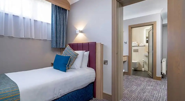 Семейный номер Standard Rochestown Lodge Hotel
