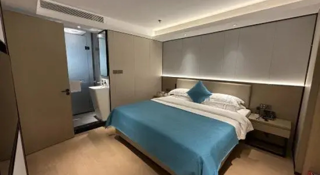 Люкс Deluxe Nanning Jingdu International Hotel (Nanhu Park Binhu Road Metro Station)