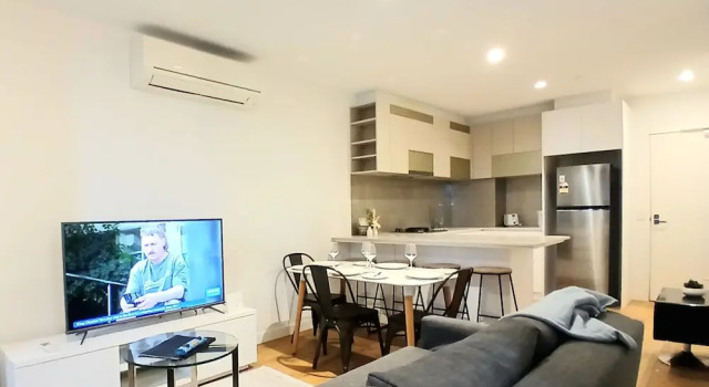 Апартаменты Premier с 2 комнатами с видом на город ReadySet Apartments on Rose Lane