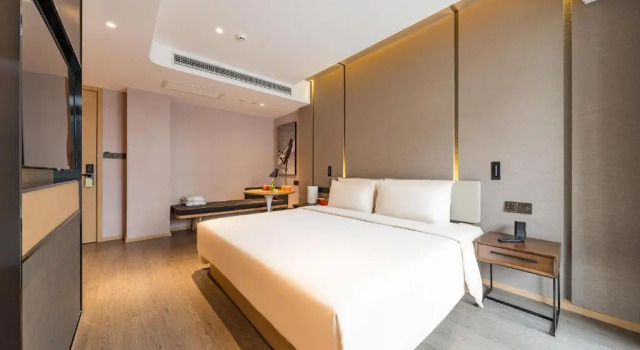 Двухместный номер Deluxe с видом на сад Atour Hotel Shijiazhuang East Zhongshan Road