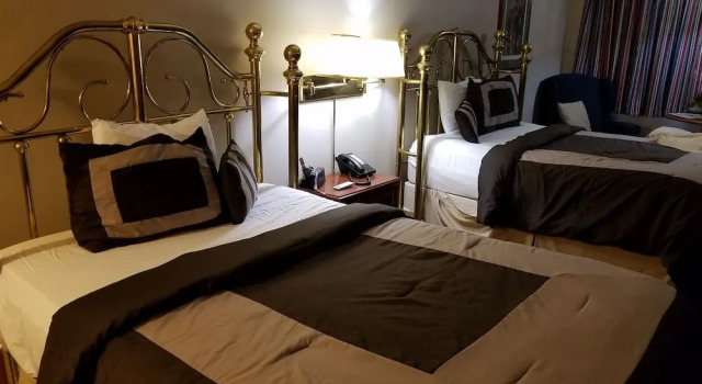 The Carriage House Inn