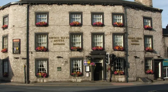 The Cross Keys Hotel, Varaa Hotelli Milnthorpe Cumbria