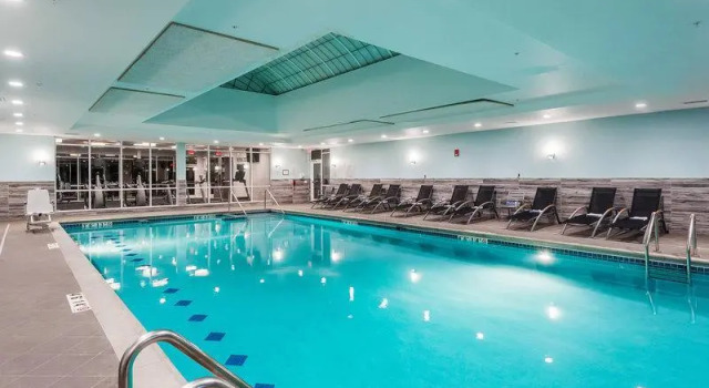Четырёхместный люкс Fairfield Inn & Suites by Marriott Chicago Schaumburg