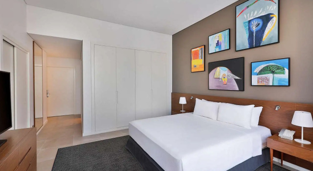 Люкс с помещениями для персонала с 2 комнатами с видом на море Aleph Doha Residences, Curio Collection By Hilton