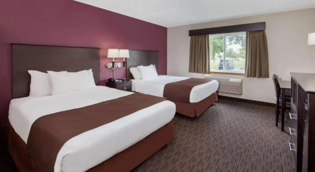 Двухместный номер Deluxe AmericInn by Wyndham Northfield
