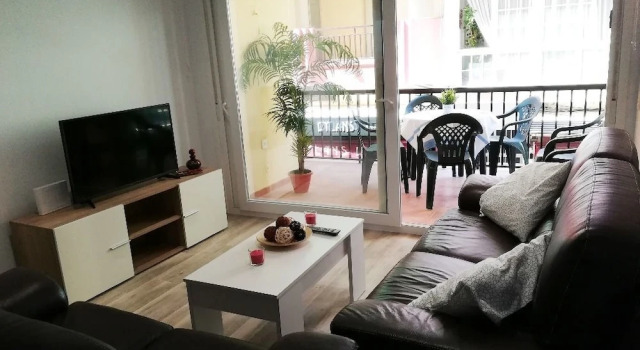Perla I Pseo Marítimo Fuengirola, Забронировать Отель Отели Фуэнхирола 3 звезды, рядом с Salon Varietes Theatre, 3*