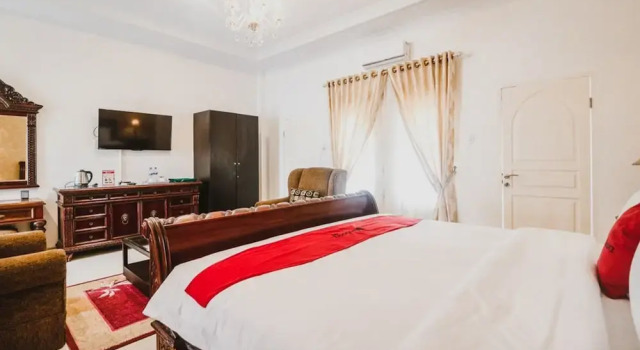 RedDoorz Syariah Plus @ Jalan Brigjend Katamso Medan, Book Hotel Hotels in Sumatra with Breakfast, Breakfasts