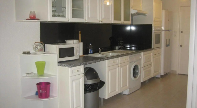 Studio 27 Orient Bay, Забронировать Отель Отели Ориент-Бэй с парковкой, Парковка