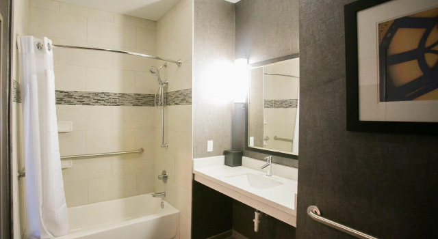 Четырёхместный номер Standard Holiday Inn Express & Suites Southern Pines-Pinehurst Area by IHG