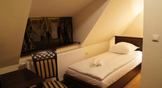 Dworska Elektrownia, Boek Hotel Kedzierzyn Kozle Opolskie