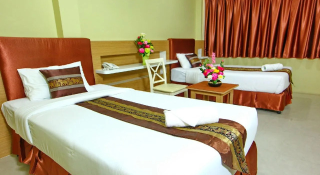 The Pine Resort (SHA Extra Plus), Rezervovat Lázně / Resort Hotely v Pathumthani Province s bazénem, Bazén
