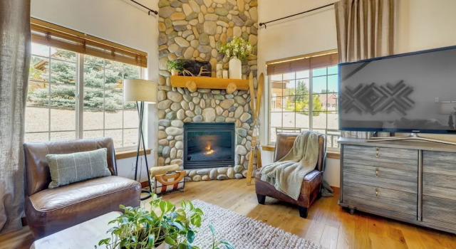 Hot Tub & Fire Pit! Pet-friendly Gem 2 Mi to Lake, Забронировать Дом для отпуска Роналд штат Вашингтон