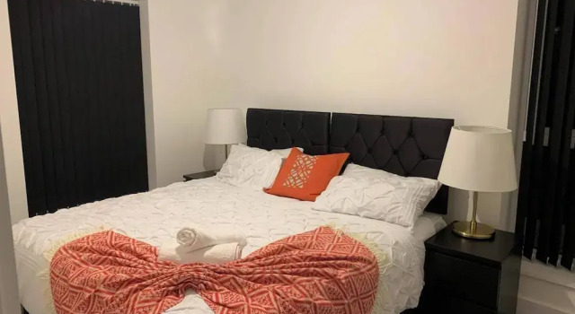 4bed House - Direct Links Into Central London, Varaa Lomakoti Mökit kohteessa Merseyside, Mökki